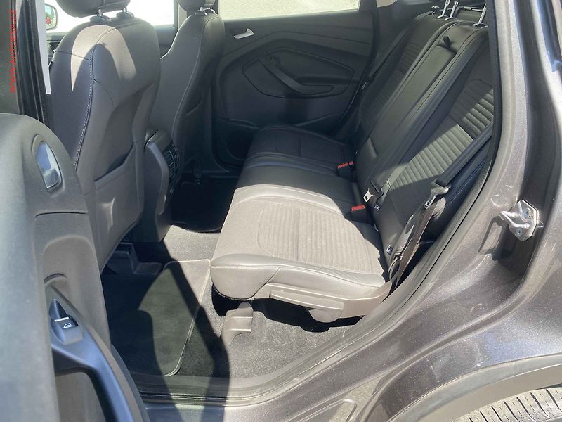 Ford Kuga (2017) 2.0 TDCi, Titanium, TZ, navi - fotka 10 z 17