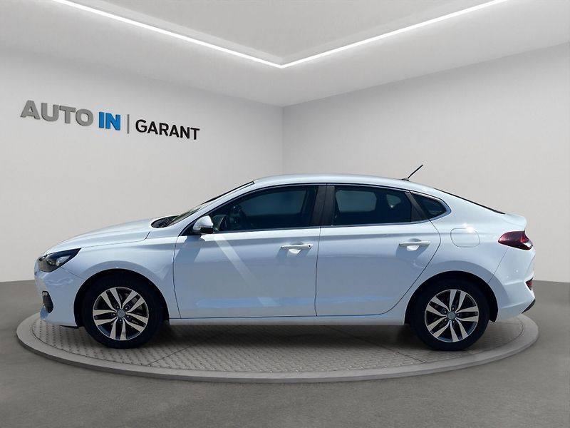 Hyundai i30 (2018) TRIKOLOR COMFORT 1.0 T-GDi 88k - fotka 3 z 22