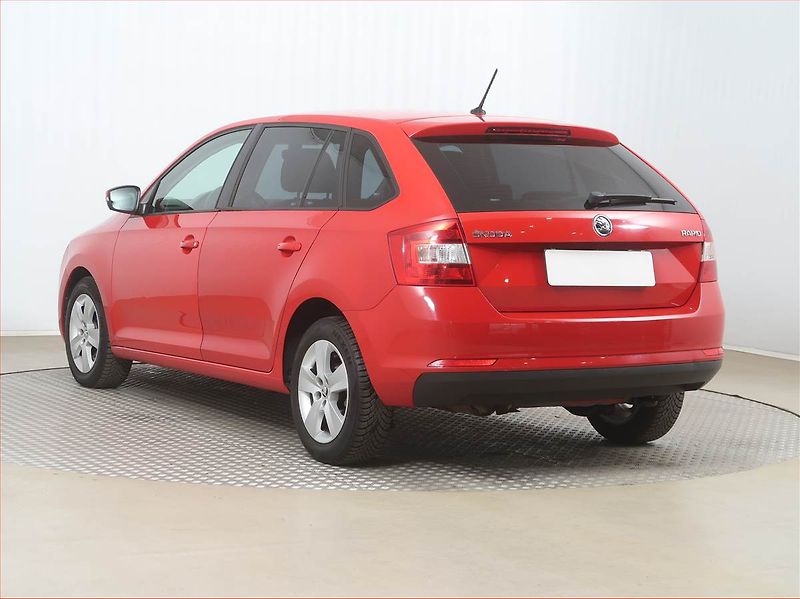 Škoda Rapid (2015) Spaceback 1.4 TSI, Automat - fotka 4 z 15