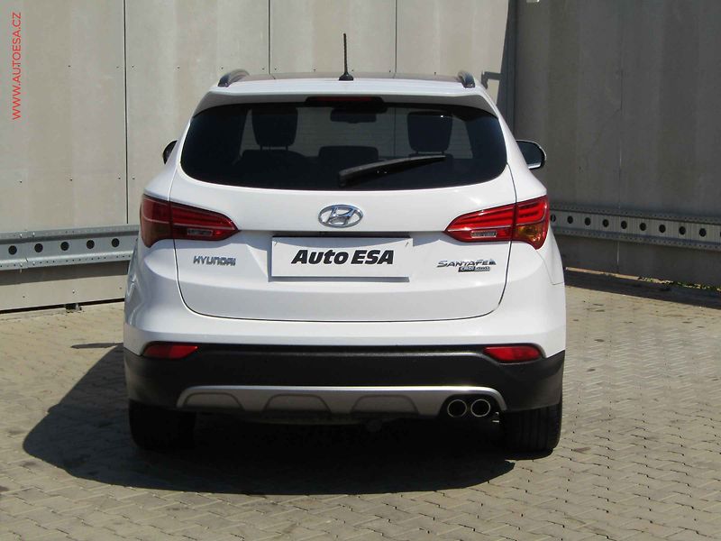 Hyundai Santa Fe (2015) 2.2 CRDi 4x4, AT, panor - fotka 5 z 25