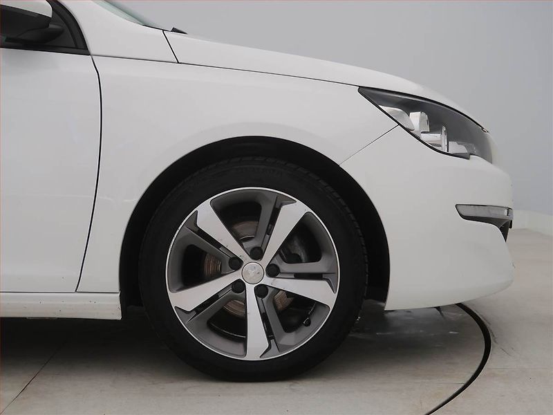 Peugeot 308 (2015) 1.6 e-HDi, Navi, Tempomat - fotka 15 z 20