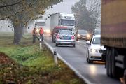 Hustá doprava, časté nehody. Obrázek, který znají všichni řidiči na trase mezi Budějovicemi a Pískem. I proto někteří žádají prodloužení D4 až do krajského města. V dohledné době se ale dočkají jen obchvatů a předjížděcích pruhů.