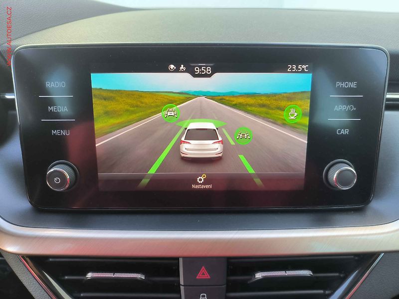 Škoda Scala (2020) 1.5 TSi, ČR, Style, LED - fotka 14 z 23