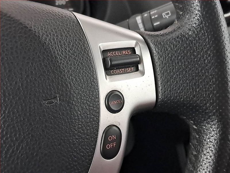 Nissan Qashqai (2007) 2.0, 4X4, Tempomat - fotka 16 z 18