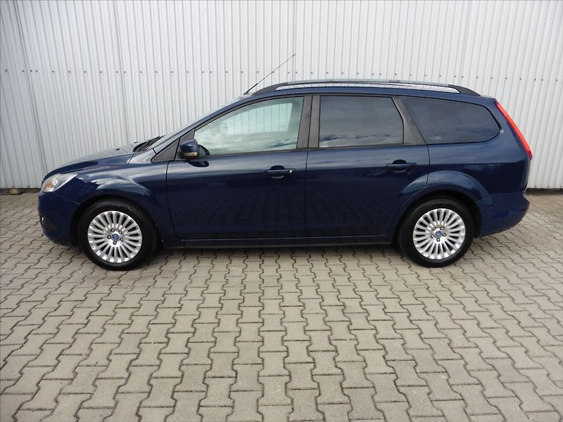 Ford Focus 1,6 TDCi Tournier - fotka 6 z 18