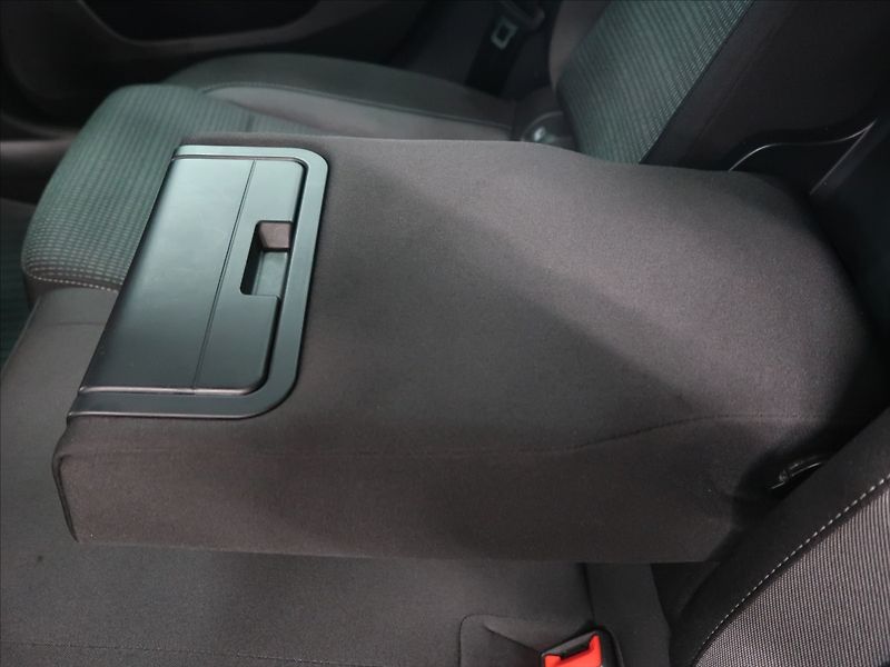 Škoda Octavia 2,0 TDI DSG 1.majitel CZ - fotka 25 z 34