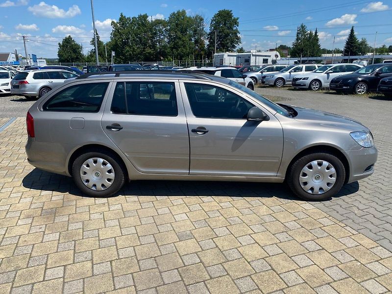Škoda Octavia (2009) KOMBI 1.6 MPi - fotka 3 z 31