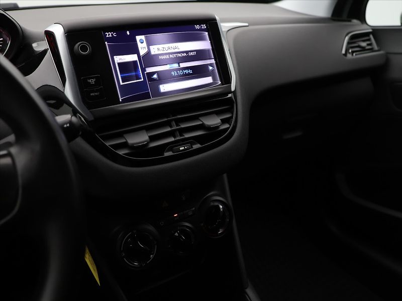 Peugeot 208 1,2 PT 60kW Klima CZ LPG - fotka 16 z 26