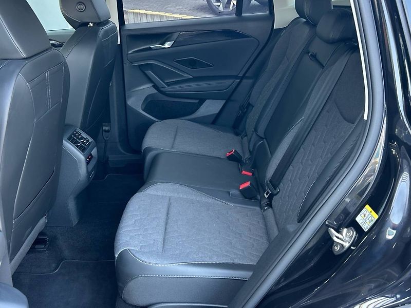 Volkswagen Tiguan (2024) 2.0 TDI 7DSG Life - fotka 22 z 32