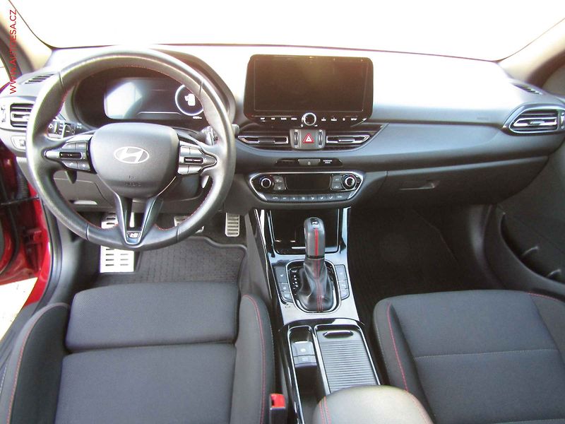 Hyundai i30 (2025) 1.5, 1.maj,ČR, AT, STK1/29 - fotka 8 z 23