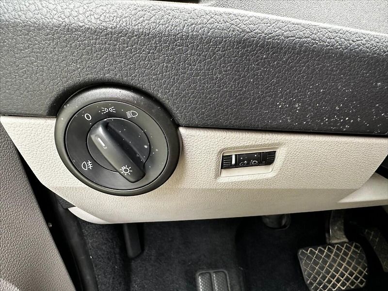 Volkswagen Caravelle 2.0TDI 110kW DSG - fotka 22 z 38