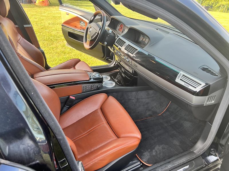 BMW Řada 7 3.0 170KW,MAX VÝBAVA,T.Z - fotka 22 z 46