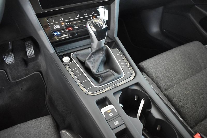 Volkswagen Passat Variant (2023) 1.5TSI 110kW, LED,Manuál - fotka 23 z 23