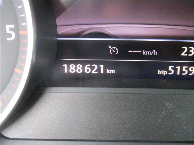 Volkswagen Touareg 3,0 TDI, DSG,servis,el.tažné - fotka 15 z 30