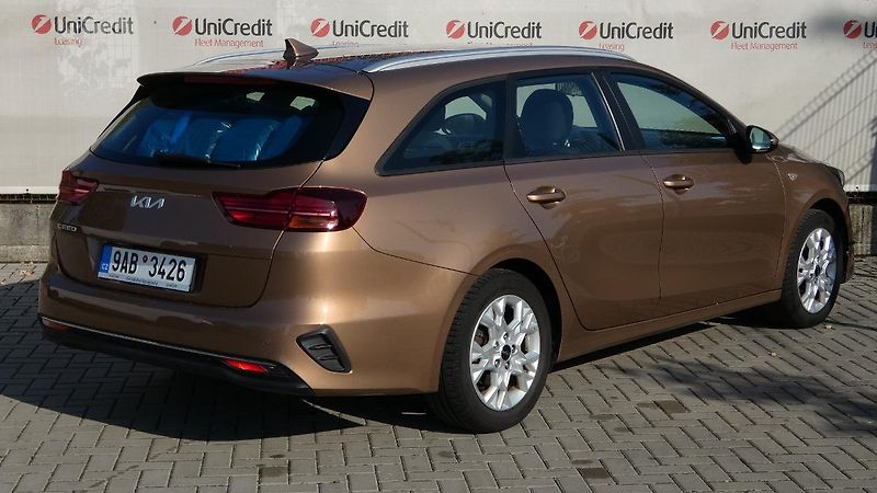 Kia Ceed 1.5 T-GDI 118kW SPIN - fotka 3 z 22