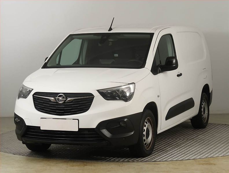 Opel Combo (2022) Maxi 1.5 CDTI, 3Místa, ČR, DPH - fotka 2 z 17