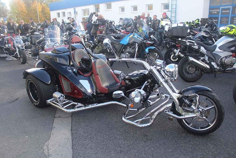 Motobobři, zakopání pincka 28. října 2023.