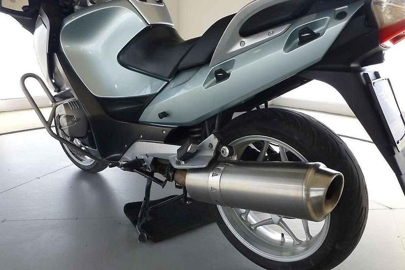 BMW R 18 B pohání mohutný dvouválcový boxer.