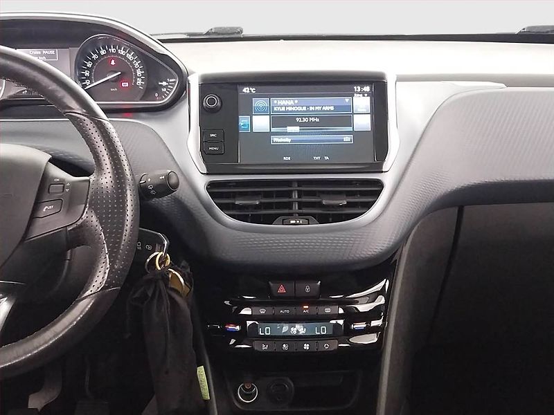 Peugeot 208 (2016) 1.2 PureTech, Navi, Tempomat - fotka 12 z 19