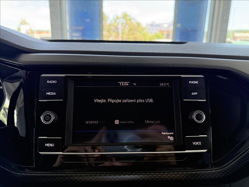 Volkswagen T-Cross 1,0   TSI 81kW,DSG,1.MAJ,SERVI - fotka 21 z 28