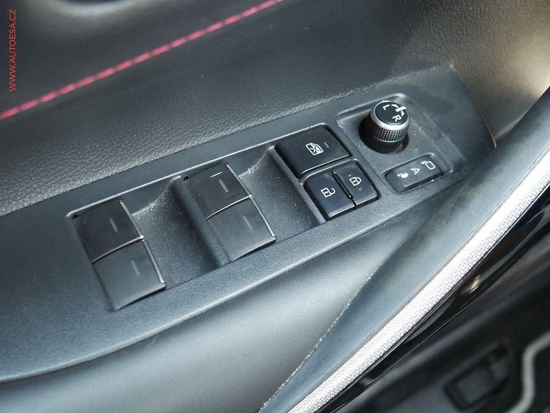 Toyota Corolla (2021) 1.8Hybrid, 2.maj,ČR - fotka 11 z 21