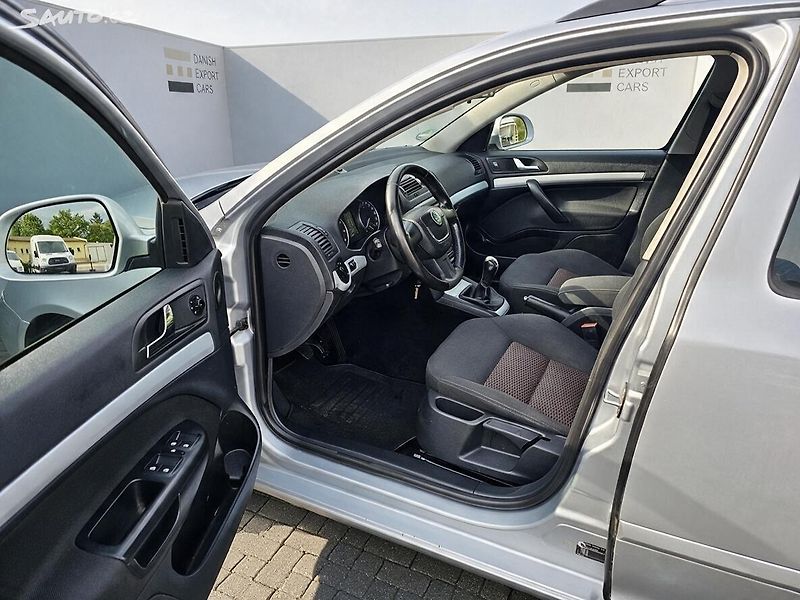 Škoda Octavia 1.2 TSI 77kW SPORT EDITION - fotka 10 z 32