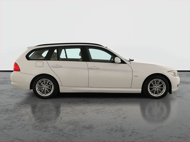 BMW Řada 3 (2011) 318 i, Serv.kniha - fotka 6 z 16