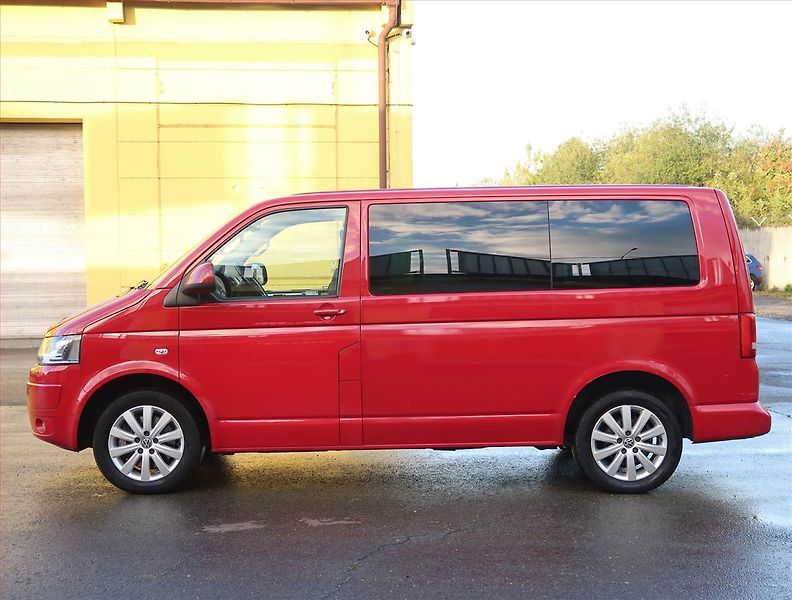 Volkswagen Multivan (2013) Comfortline 2.0 TDI 4Motion - fotka 3 z 24
