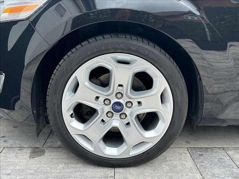 Ford Mondeo 2,3 160PS  Titanium A/T - fotka 40 z 46