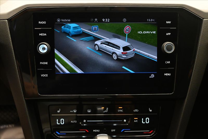Volkswagen Passat 1,5 TSI 110 kW DSG Business Zá - fotka 20 z 31