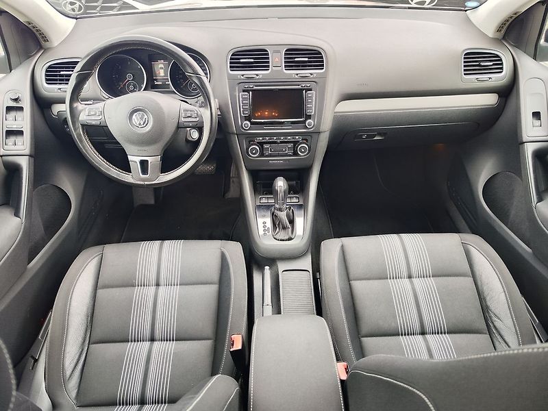 Volkswagen Golf 1.6 TDI/77kW Match DSG - fotka 12 z 30