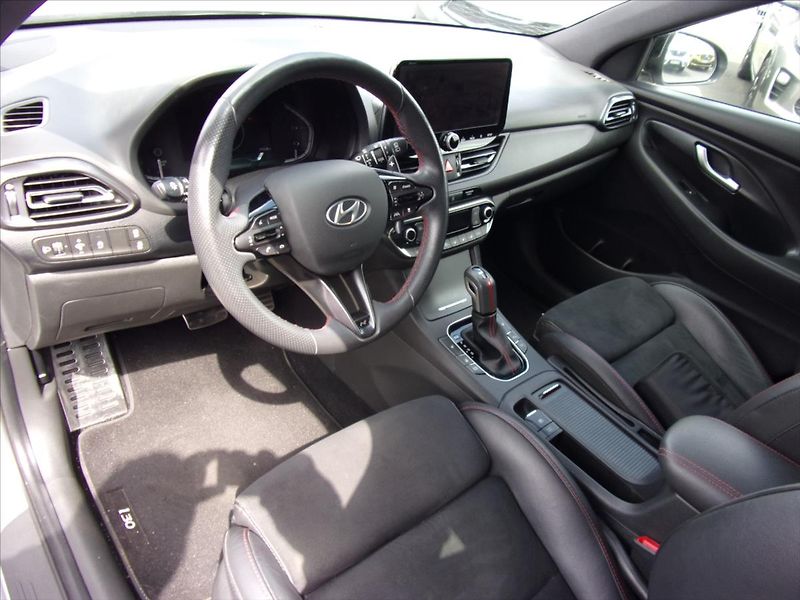 Hyundai i30 1,6 CRDI MHEV N Line Premium A - fotka 15 z 30
