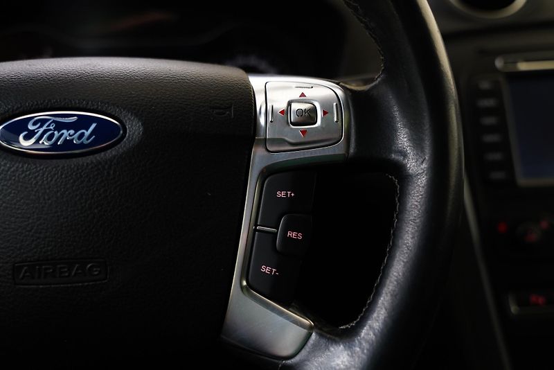 Ford Mondeo - fotka 16 z 23