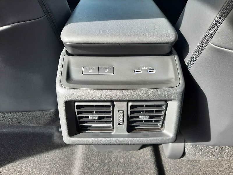 Subaru E-Outback (2026) Executive 75 kWh AWD 280 kW - fotka 25 z 52