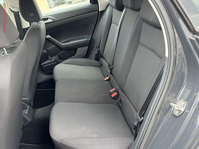 Volkswagen Polo (2018) 1.0i - fotka 10 z 17