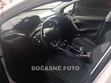 Peugeot 2008 (2018) 1.2PT, servis.kniha - náhled 2