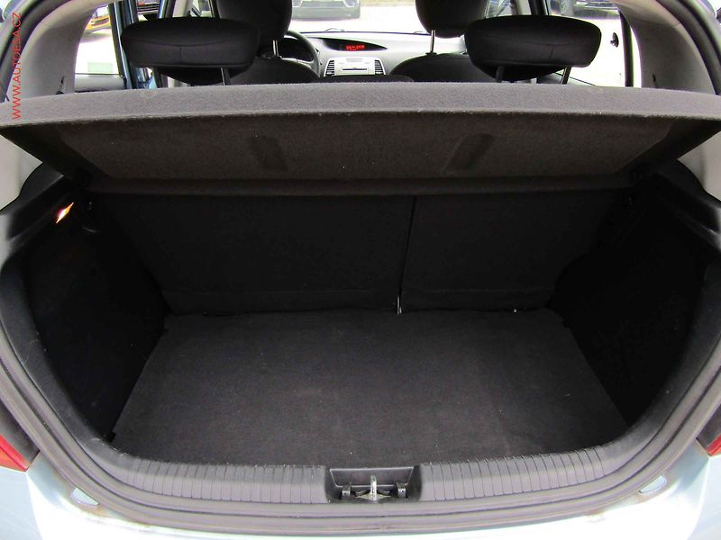 Hyundai i20 (2010) 1.2 i, ČR - fotka 7 z 16
