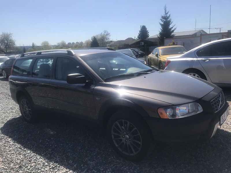 Volvo XC70 2.4 D5 136 KW,AWD,AUTOMAT - fotka 3 z 16