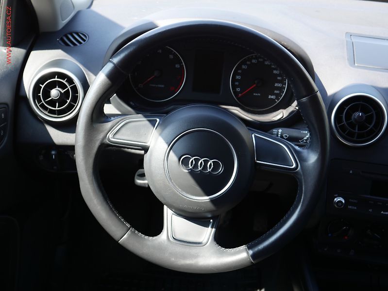 Audi A1 (2014) 1.2 TFSi, Attraction, bixen - fotka 10 z 20