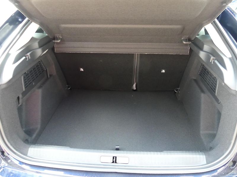 Citroën C4 (2026) COLLECTION Hybrid 145k Automat - fotka 10 z 20