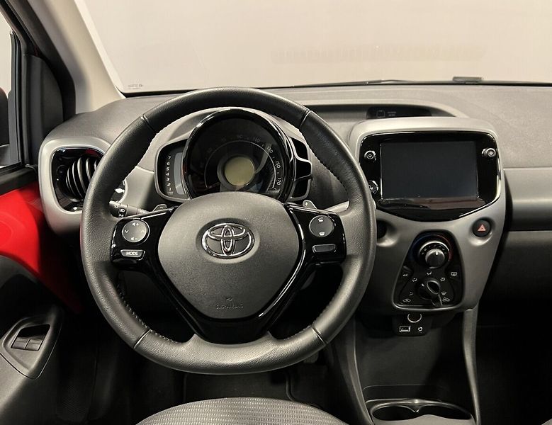 Toyota Aygo 1,0i AT X-play - fotka 5 z 15