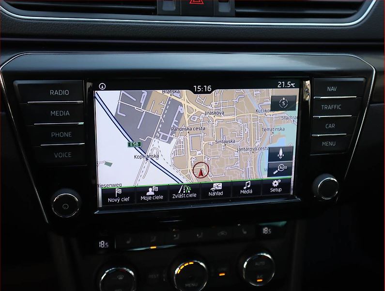 Škoda Superb (2016) Laurin&Klement 1.8 TSI - fotka 16 z 21