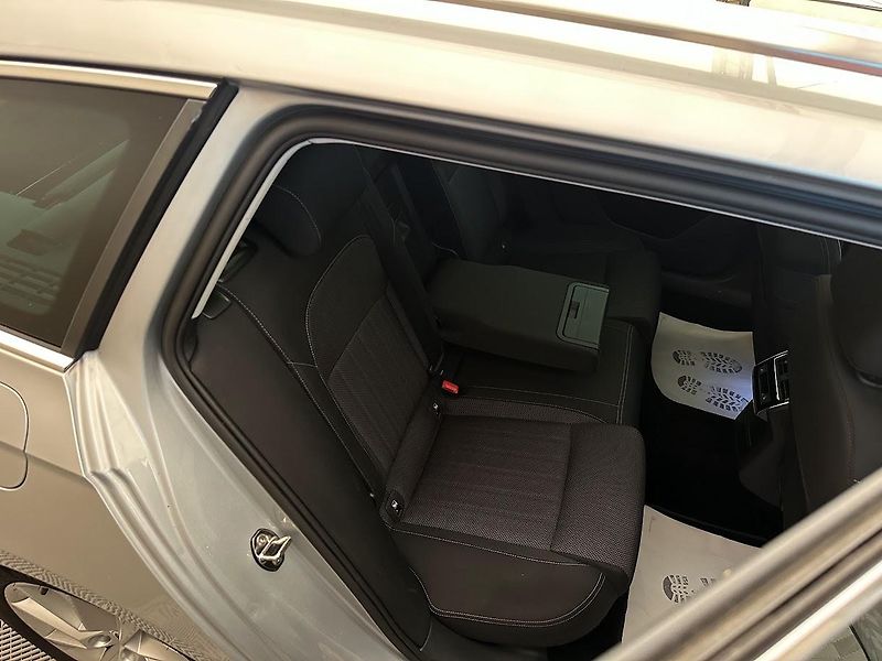Škoda Superb (2022) 2.0 TDi Style DSG 110 kW - fotka 15 z 35