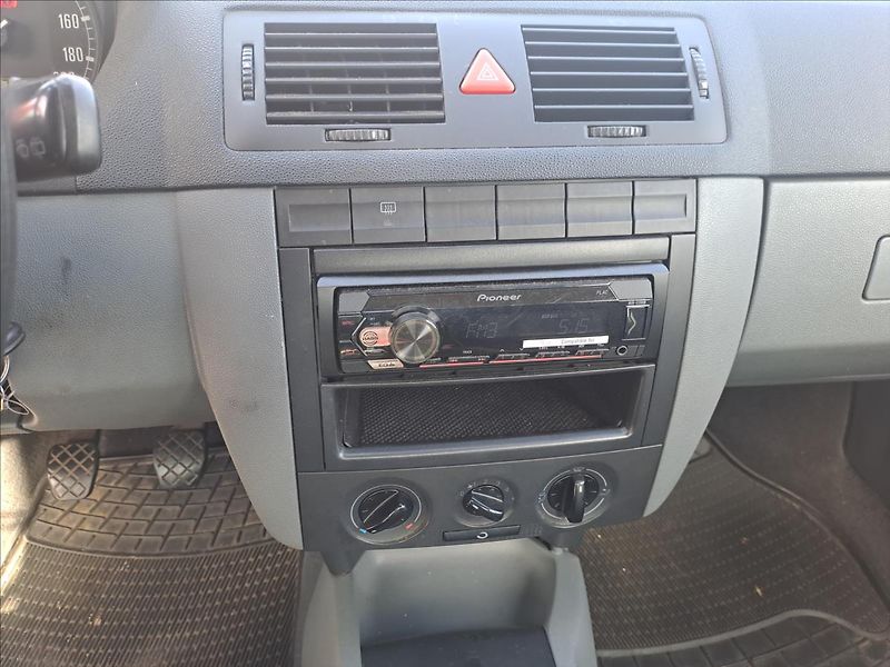 Škoda Fabia 1,4 MPI - fotka 11 z 12