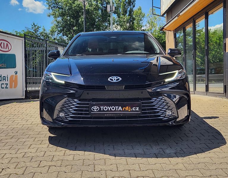 Toyota Camry (2025) 2.5-1.MAJ.-HYBRID-MAX VÝBAVA - fotka 3 z 15