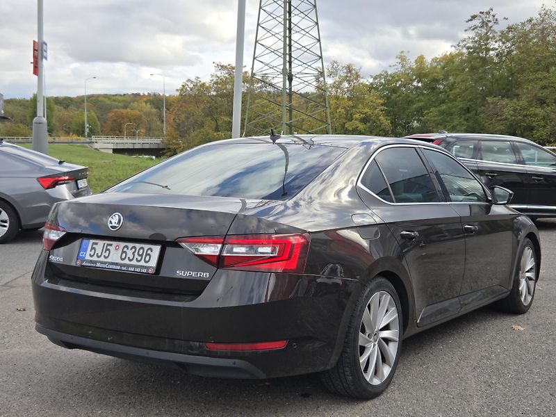 Škoda Superb 2,0TDi lze na splátky VŠEM! - fotka 4 z 11