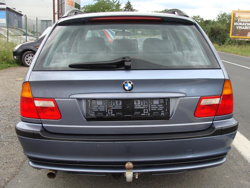 BMW Řada 3 318i, bez koroze - fotka 5 z 24