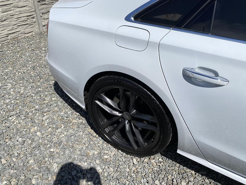 Audi A8 S8 4.0i V8 520PS CZ DPH EXTRA! - fotka 51 z 176