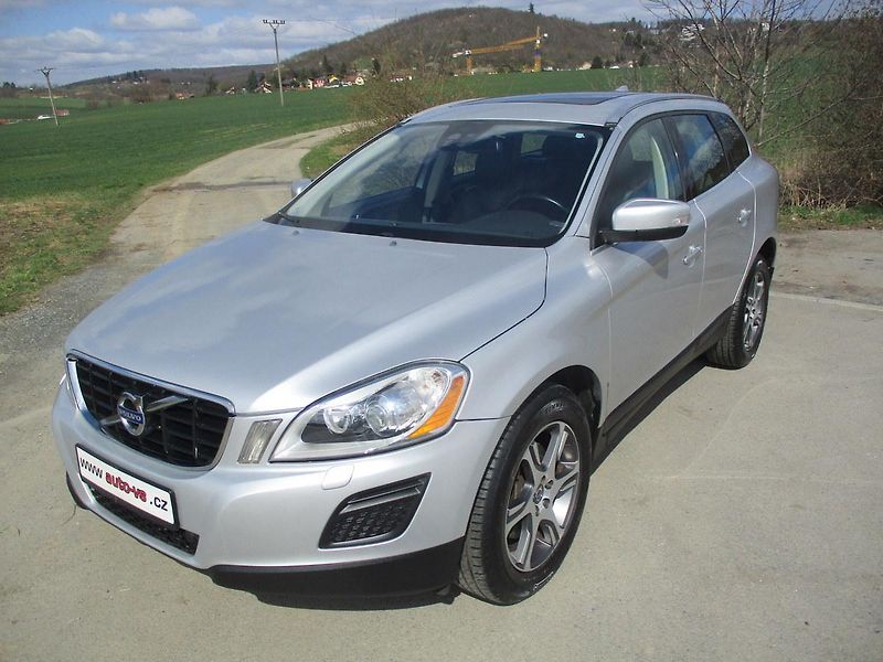 Volvo XC60 2.4 D5*AWD*NAVI*198 tkm*SUMMUM - fotka 2 z 56