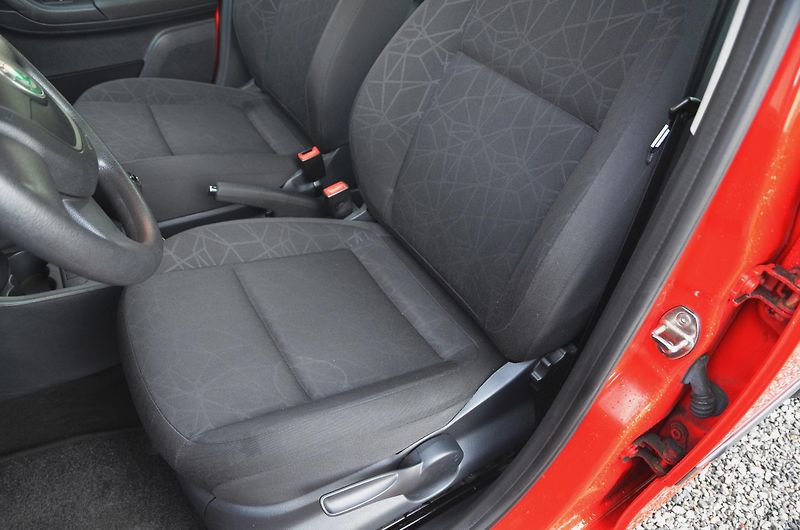 Škoda Fabia (2012) 1.2 TSi 63kW AMBITION / ALU - fotka 20 z 29